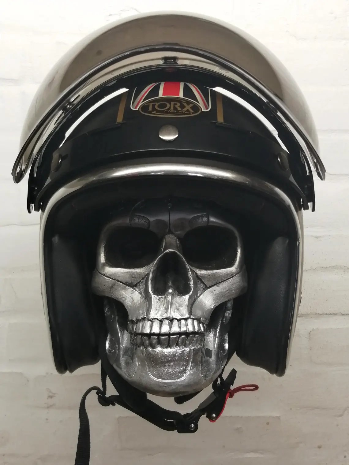 🏴☠️Motorcycle helmet and jacket skull holder🎁