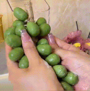 Manual Grape Soap