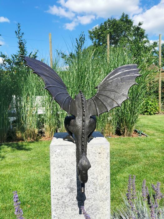 Precision Casting Fire-breathing Dragon Sculpture Waterscape