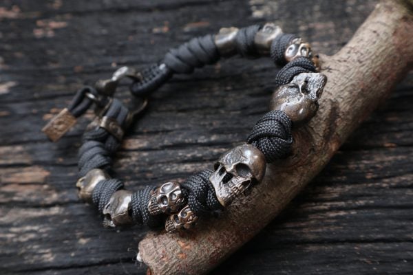 💥49% OFF🏴‍☠💀The Skull Army Paracord Bracelet📿